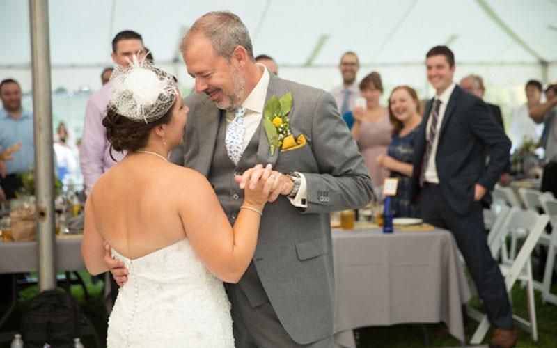 Hannah & Steve, Ontario Wedding (with some hockey love!)