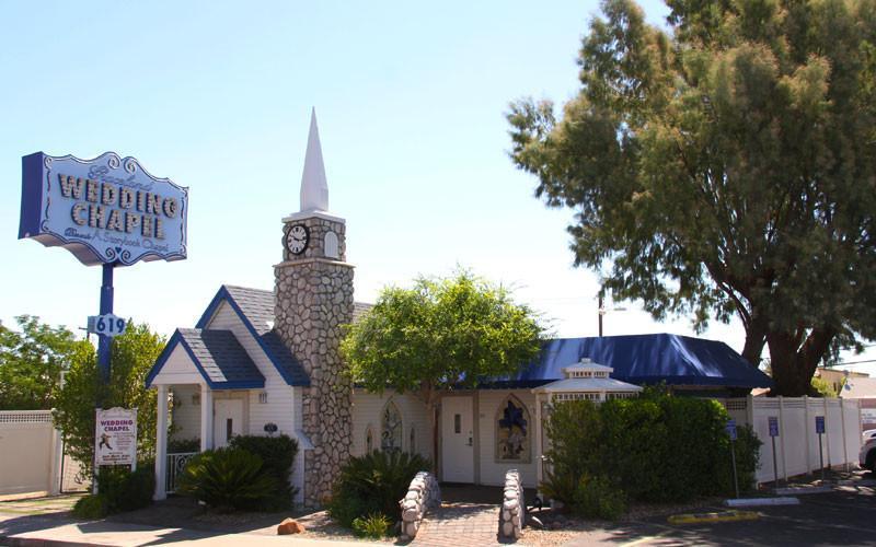 Las Vegas Graceland Wedding Chapel